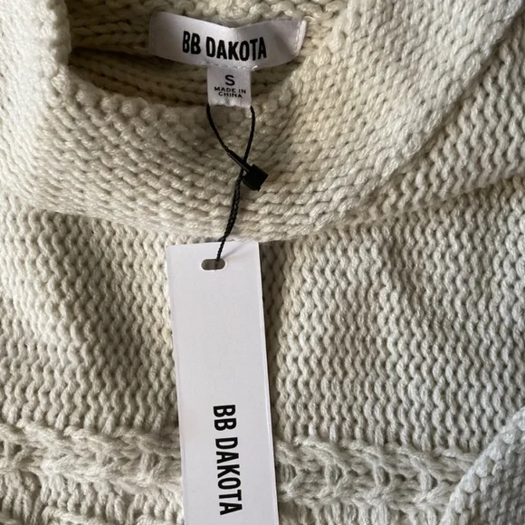 BB Dakota Heart Over Head Cable Knit Fringe Sweater in Oatmeal - Size S - Picture 10 of 10